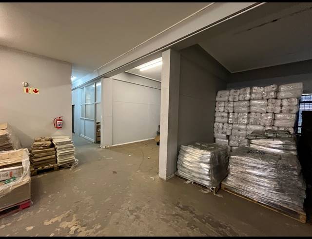 1,035M² WAREHOUSE TO LET IN ELSIES RIVER INDUSTRIAL